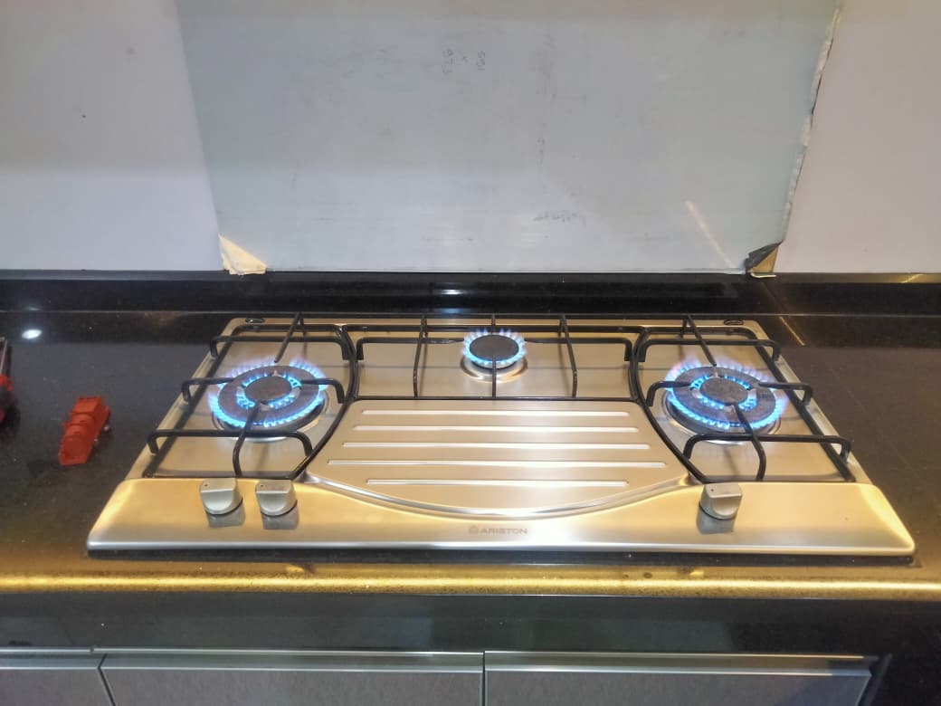 Kompor Ariston built-in - produk yang sering saya perbaiki