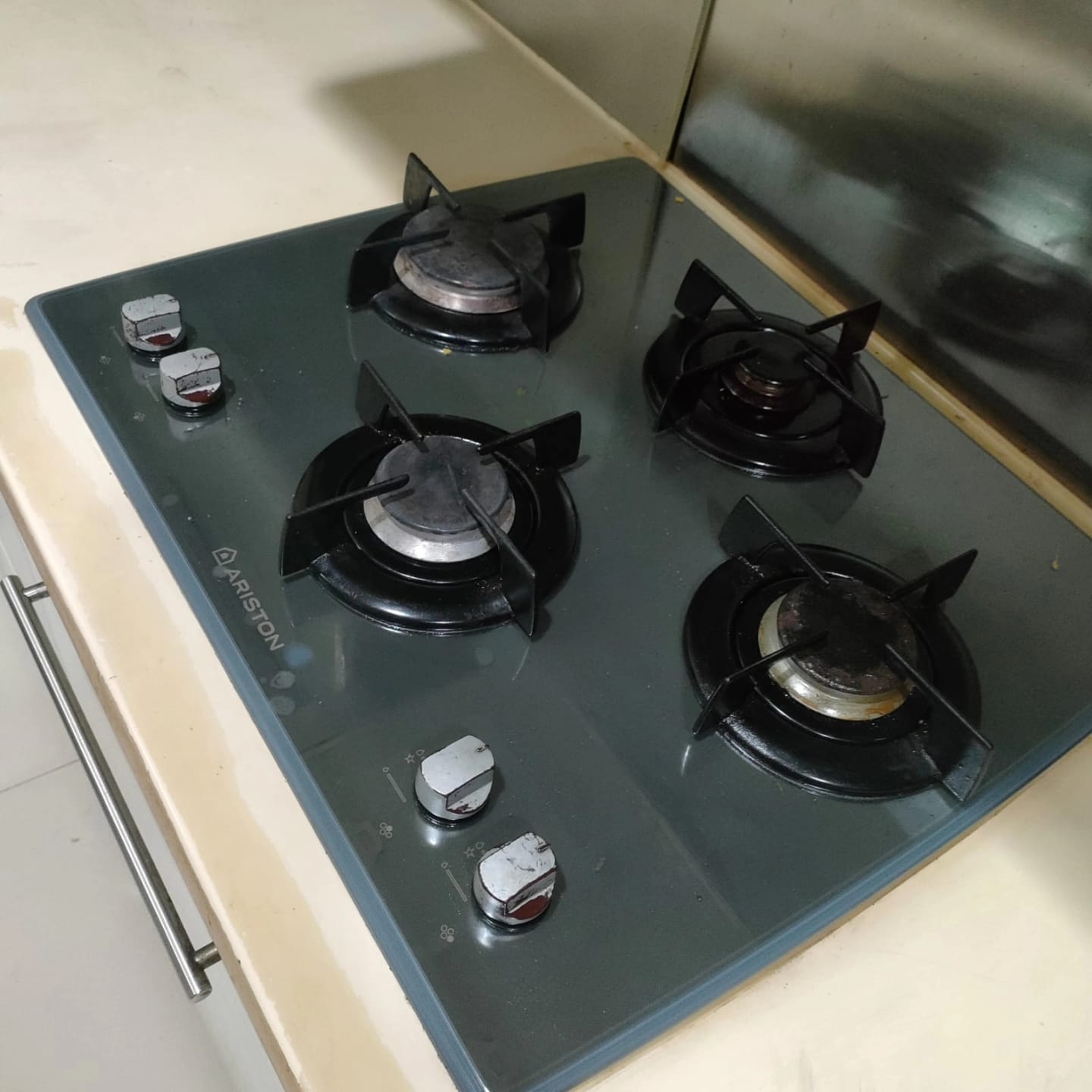 Pengecekan instalasi pemipaan water heater Ariston